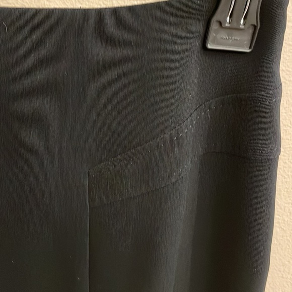 MaxMara MADE IN ITALY black pencil flare skirt side zip / pleated back mid hem 8 - Picture 3 of 14